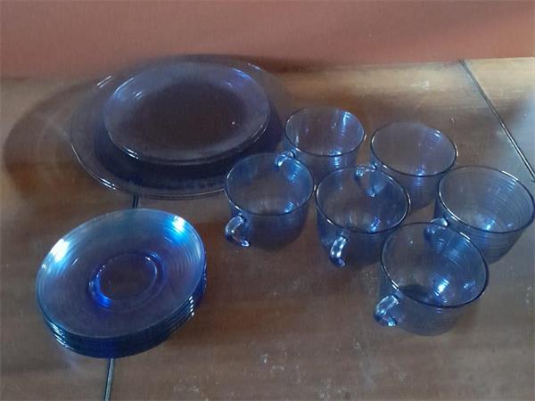 ~/upload/Lots/51469/xhs25tymyoy2y/Lot 005 Purple Blue Glass Set_t600x450.jpg